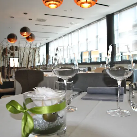 Hilton Garden North 4*