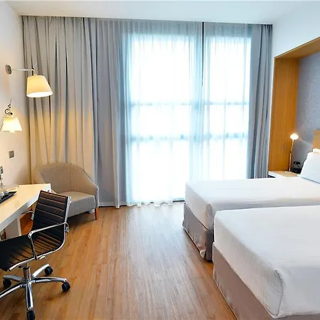Hilton Garden North Hotel 4*