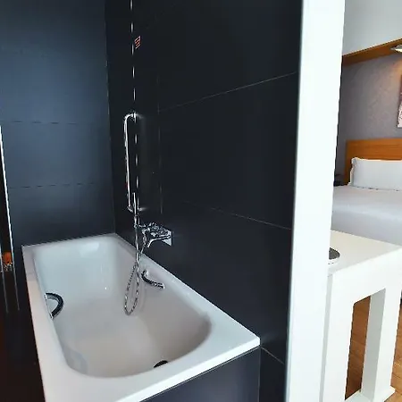 Hilton Garden North Hotel 4*
